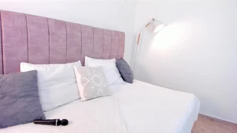 hanna_bunny15 online show from 03-26-26, 09:31