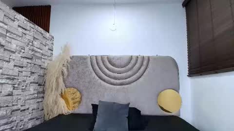 Hanna Castro online show from 12-18-25, 02:01