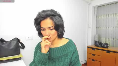 Sara online show from 10-27-25, 06:45