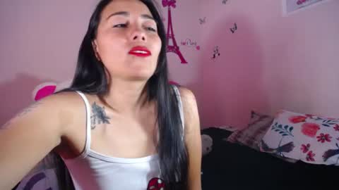 Snapshot of hanna_girl21 chatting on 06-19-26, 08:23 HANNA online show from 06-19-26, 08:23