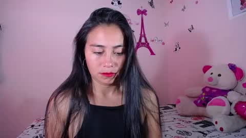 Snapshot of hanna_girl21 chatting on 07-13-26, 05:49 HANNA online show from 07-13-26, 05:49