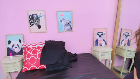 Snapshot of hanna_grray chatting on 12-14-24, 03:40 Hanna online show from 12-14-24, 03:40