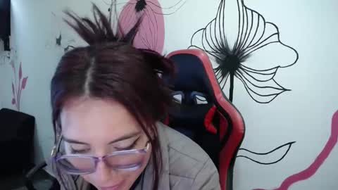 Snapshot of hanna_hot77 chatting on 05-18-26, 01:28 mara online show from 05-18-26, 01:28