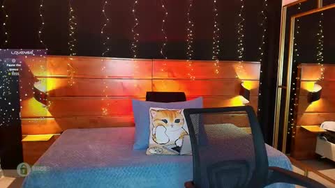 Snapshot of hanna_kimura chatting on 09-21-25, 08:21 Hanna online show from 09-21-25, 08:21