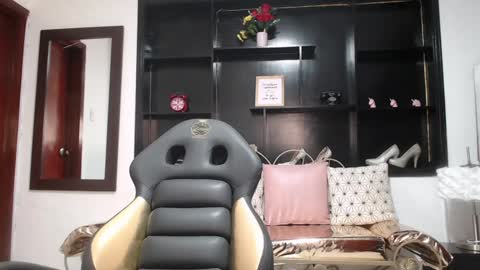 hanna_lamber online show from 01-21-25, 11:02