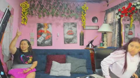 Snapshot of hanna_mature01 chatting on 04-24-26, 12:29 Hanna online show from 04-24-26, 12:29