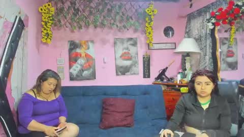 Snapshot of hanna_mature01 chatting on 04-25-26, 12:19 Hanna online show from 04-25-26, 12:19