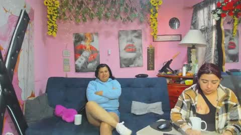 Snapshot of hanna_mature01 chatting on 04-27-26, 12:03 Hanna online show from 04-27-26, 12:03