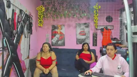 Snapshot of hanna_mature01 chatting on 05-15-26, 12:34 Hanna online show from 05-15-26, 12:34