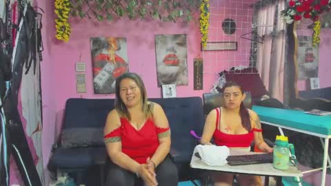 Snapshot of hanna_mature01 chatting on 05-26-26, 01:29 Hanna online show from 05-26-26, 01:29
