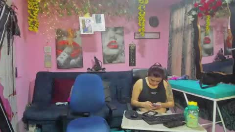 Snapshot of hanna_mature01 chatting on 06-16-26, 12:30 Hanna online show from 06-16-26, 12:30