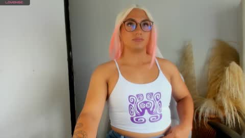 Snapshot of hanna_sofi4 chatting on 03-02-25, 03:59 Hanna Capicorn online show from 03-02-25, 03:59