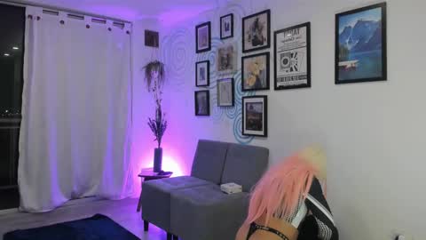 Snapshot of hanna_sofi4 chatting on 03-09-25, 06:28 Hanna Capicorn online show from 03-09-25, 06:28