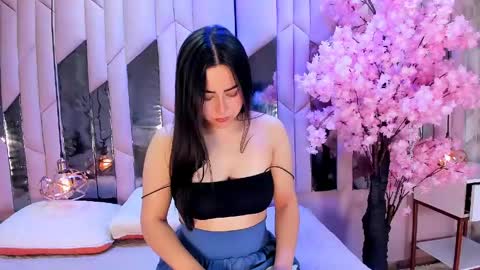 hannacollins_2 online show from 04-14-26, 02:56