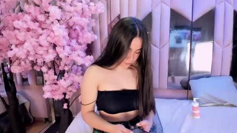 hannacollins_2 online show from 04-24-26, 02:19