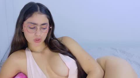 Hanna Connor online show from 12-18-25, 06:08