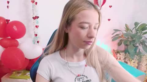 Hannah 027 online show from 09-26-25, 11:58