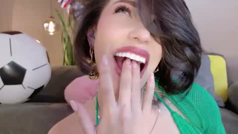 Snapshot of hannah_borbon_ chatting on 07-02-26, 08:48 Hannah online show from 07-02-26, 08:48