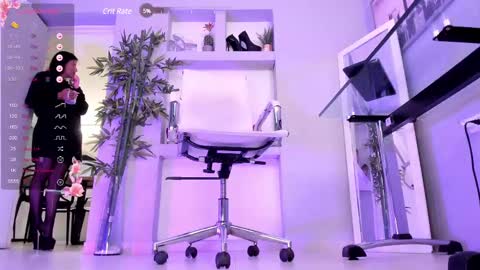 HANNAH HOWELL online show from 02-25-25, 03:49