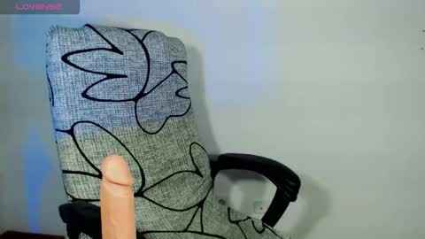 Snapshot of hannah_kiim chatting on 10-01-25, 06:41 hannah kiim online show from 10-01-25, 06:41