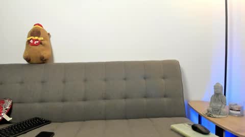 Snapshot of hannah_william chatting on 05-14-26, 10:49 Hannah online show from 05-14-26, 10:49