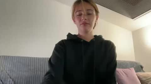 hannahinto online show from 10-13-25, 03:45