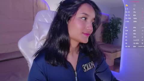 hannahmonttgomery  Help me reach 100 Hands up online show from 04-13-26, 05:07