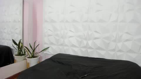 hannahtoons_ online show from 09-12-25, 08:42