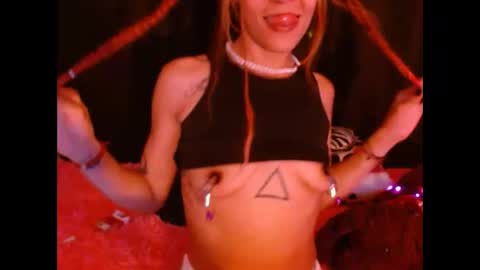 Snapshot of hannaqueen23 chatting on 09-26-25, 06:06 hannaqueen23 online show from 09-26-25, 06:06