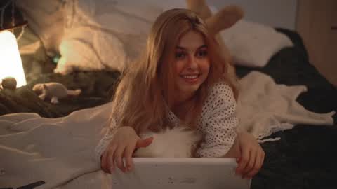 Snapshot of hannasthesia chatting on 12-10-24, 08:40 Hanna online show from 12-10-24, 08:40