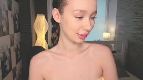 Snapshot of hannavaile chatting on 05-16-26, 06:21 Hanna online show from 05-16-26, 06:21