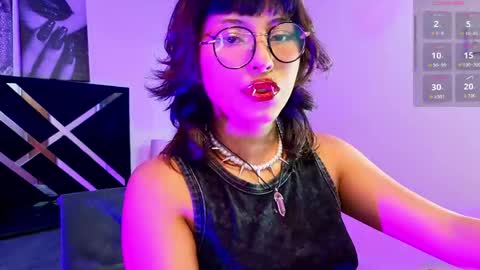 Snapshot of hannita_01 chatting on 06-09-26, 11:44 hannita_01 online show from 06-09-26, 11:44