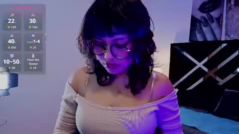 Snapshot of hannita_01 chatting on 06-11-26, 11:41 hannita_01 online show from 06-11-26, 11:41