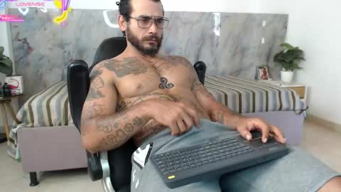Snapshot of hanz_col chatting on 05-17-26, 06:37 hanz_col online show from 05-17-26, 06:37