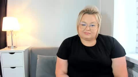 Snapshot of hanzelpretty chatting on 07-31-26, 03:33 Hanzel online show from 07-31-26, 03:33