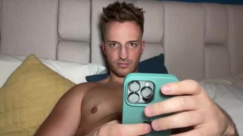 Snapshot of hanzlagerfelt chatting on 11-05-25, 11:05 hanzlagerfelt online show from 11-05-25, 11:05