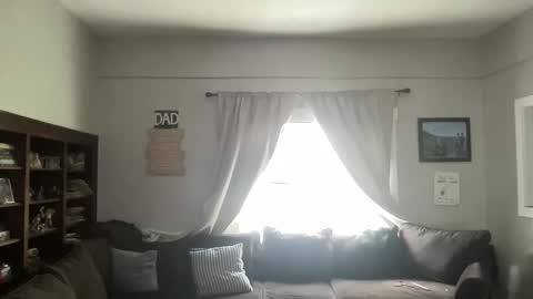 Snapshot of happilymarr1ed chatting on 09-25-25, 03:38 DadBod online show from 09-25-25, 03:38