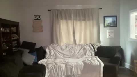 Snapshot of happilymarr1ed chatting on 11-25-25, 04:51 DadBod online show from 11-25-25, 04:51