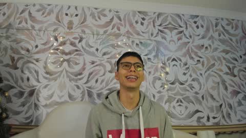 happy_cream_ online show from 01-02-25, 11:31