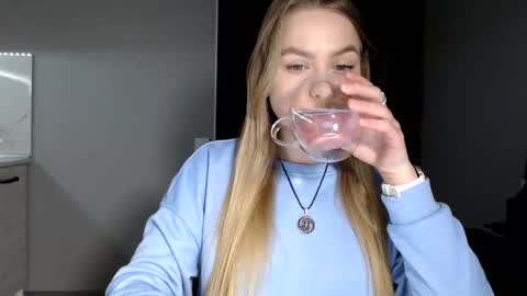 happy_fox_ online show from 03-30-26, 07:15