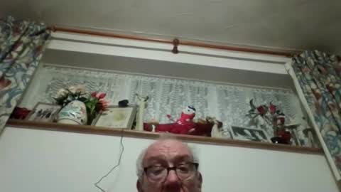 Snapshot of happydaysss65 chatting on 10-26-25, 07:31 happydaysss65 online show from 10-26-25, 07:31