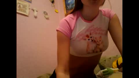 Snapshot of happyemily18 chatting on 02-10-26, 09:30 happyemily online show from 02-10-26, 09:30