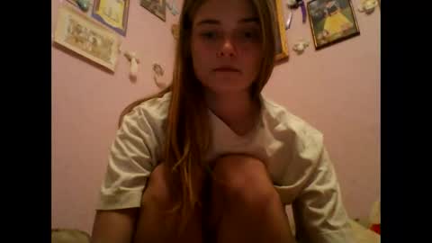 Snapshot of happyemily18 chatting on 02-23-26, 09:23 happyemily online show from 02-23-26, 09:23