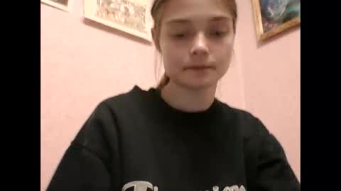 Snapshot of happyemily18 chatting on 03-14-26, 09:53 happyemily online show from 03-14-26, 09:53