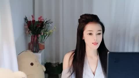 Snapshot of happyflower802318 chatting on 05-05-26, 10:29 Daisy online show from 05-05-26, 10:29