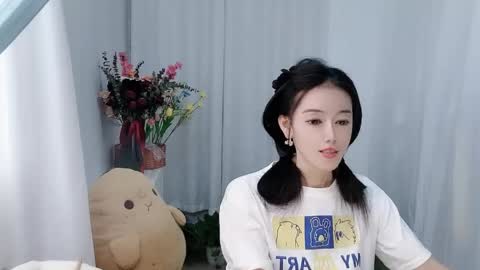 Snapshot of happyflower802318 chatting on 05-16-26, 02:30 Daisy online show from 05-16-26, 02:30
