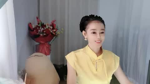 Snapshot of happyflower802318 chatting on 05-19-26, 03:13 Daisy online show from 05-19-26, 03:13