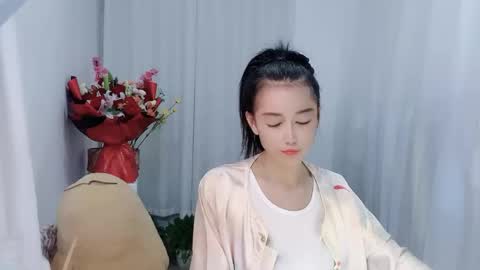 Snapshot of happyflower802318 chatting on 05-19-26, 03:51 Daisy online show from 05-19-26, 03:51