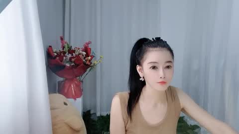 Snapshot of happyflower802318 chatting on 05-21-26, 12:17 Daisy online show from 05-21-26, 12:17