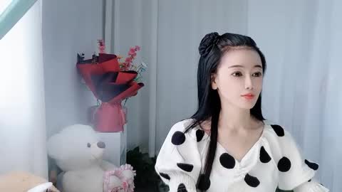Snapshot of happyflower802318 chatting on 05-31-26, 02:31 Daisy online show from 05-31-26, 02:31